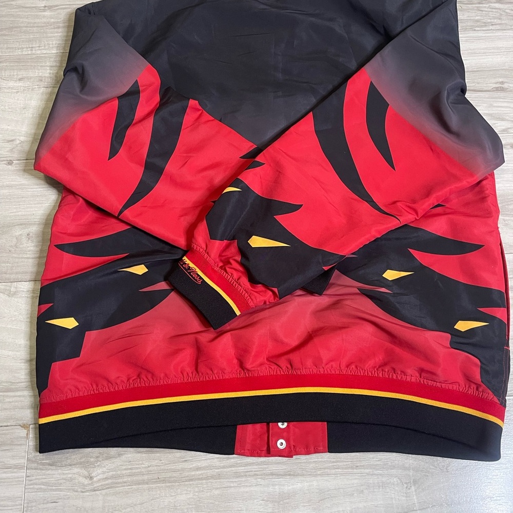 Hawks Graphic Jacket - Picture 2 of 2